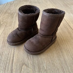 UGG Boots Little Girl Toddler - Size 9